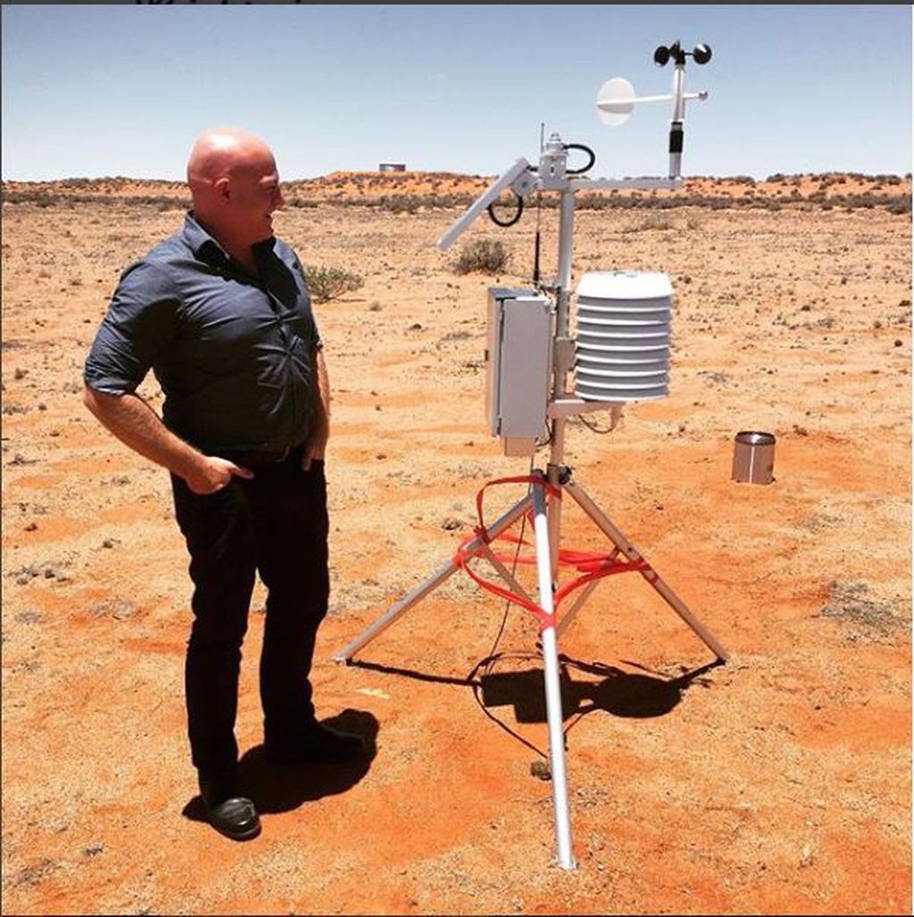 Launch of Weather Station at William Creek!
